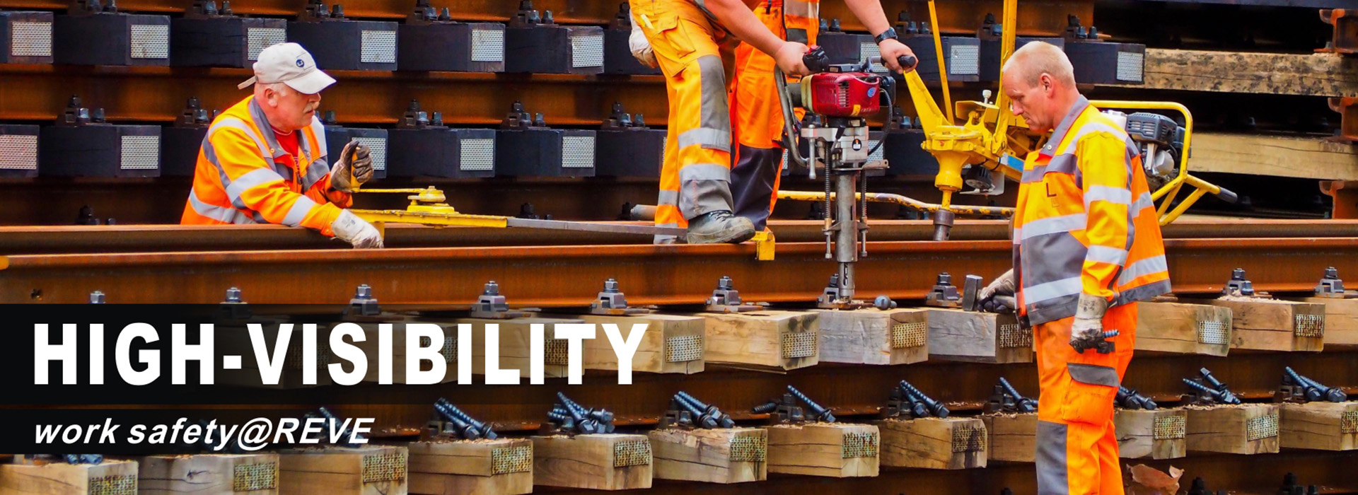 high visibility-workwear